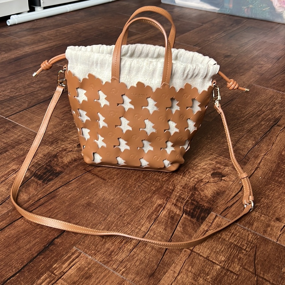 Ted Baker Tan Leather Floral Cutout Crossbody with White Canvas - Picture 7 of 14